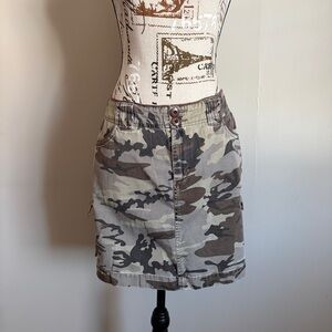 Nevada camo cargo y2k mini skirt